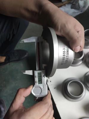 ASTM B366 Cắm thép rèn 4 "Nam cắm ống ren hợp kim Lắp ống thép hợp kim