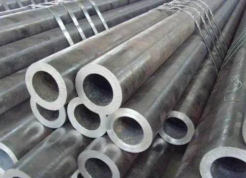 20 Ống thép không may tường mỏng 8163 Ống chất lỏng Thép cacbon Ống không may cán nóng