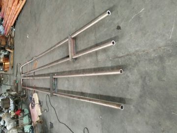 Các ống có hình dạng hình tròn kiểu U để đóng gói và vận chuyển trong vỏ gỗ