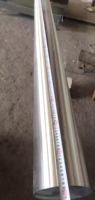Thép đồng hợp kim đục tròn với khả năng chống ăn mòn Độ cứng lò sưởi 170-207 Màu bạc